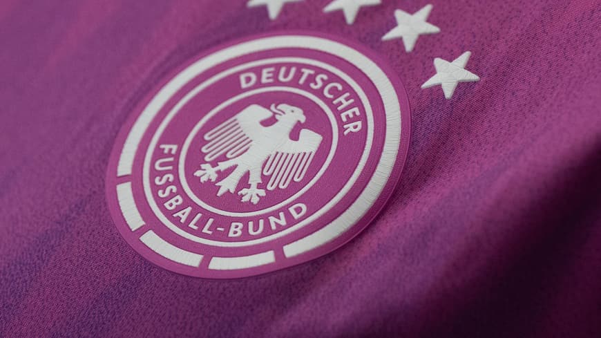 Sommermärchen in Pink? Warum das Trikot eine gute Wahl ist DFB-Tirkot pink