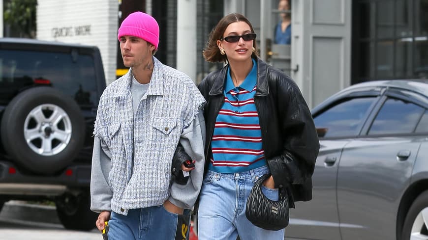 Laut Hailey Bieber: Poloshirts sind im Frühling angesagt Hailey Bieber trägt Poloshirt