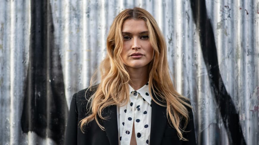 Zurück zur Naturhaarfarbe Blonde Haare Ansatz