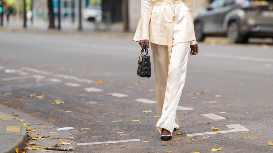 Cremefarbene Satin-Hose Streetstyle Cremefarbene Satin-Hose Streetstyle