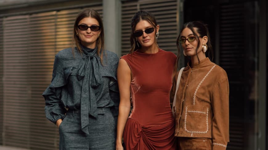 Sonnenbrillen-Trends Frühjahr/ Sommer Frauen mit Sonnenbrillen