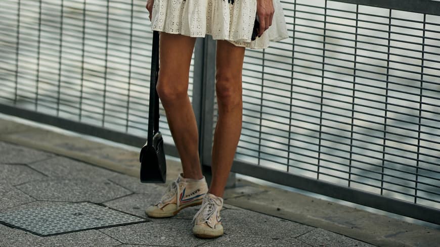 Schuh-Trends 2026: Dieser Sneaker von Tamaris lässt uns wie auf Wolken laufen vSchuh-Trends 2026: Dieser Sneaker von Tamaris lässt uns wie auf Wolken laufen