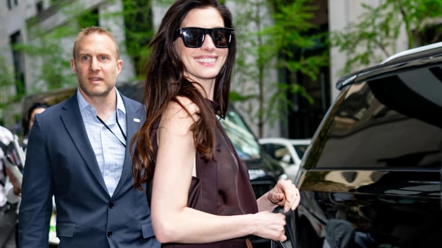 Anne Hathaway trägt den coolsten Adidas-Sneaker 2026 – und wir brauchen ihn sofort Anne Hathaway trägt den coolsten Adidas-Sneaker 2026 – und wir brauchen ihn sofort
