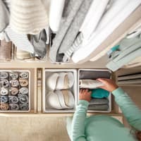 Kleiderschrank sortieren