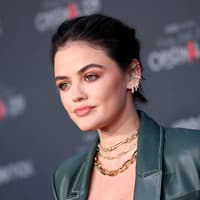 Conch Piercing Lucy Hale mit Conch