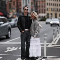 Psychologie: Das solltet ihr tun, wenn er sich von euch distanziert Paar