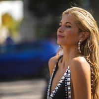 Tragus Piercing Xenia mit Tragus Piercing