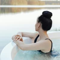 Wellnessurlaub Norddeutschland Frau beim Wellness