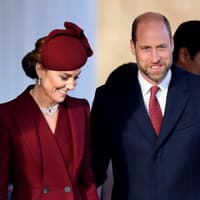 Auch Prinzessin Kate setzt auf die Trendfarbe für den Winter 2024/2025 Prinzessin Kate und Prinz William