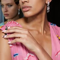 Nägel mit Herzen Nägel mit Herzen