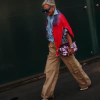 Frauen ab 60: Dieser Styling-Trick schummelt euch jünger Grece Ghanem