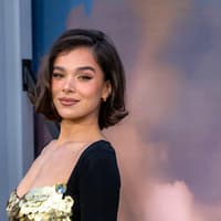 Hailee Steinfeld mit Monaco Bob Hailee Steinfeld mit Monaco Bob