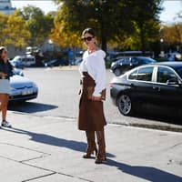 Lederrock kombinieren Frau in Lederrock