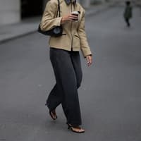 Schuh-Trends 2026: Mini-Absätze etablieren sich als Quiet Luxury Statement Schuh-Trends 2026: Mini-Absätze etablieren sich als Quiet Luxury Statement