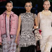 Chanel bei der Paris Fashion Week: 3 Trends, die uns die neue Saison herbeisehnen lassen Chanel bei der Paris Fashion Week: 3 Trends, die uns die neue Saison herbeisehnen lassen