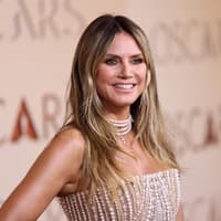Heidi Klum nach 10 Jahren wieder bei den Oscars! Sie macht Perlen zum elegantesten Trend-Upgrade 2026 Heidi Klum nach 10 Jahren wieder bei den Oscars! Sie macht Perlen zum elegantesten Trend-Upgrade 2026