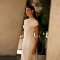 Die schönsten langen Kleider 2026 für alle, die es schlicht mögen Die schönsten langen Kleider 2026 für alle, die es schlicht mögen