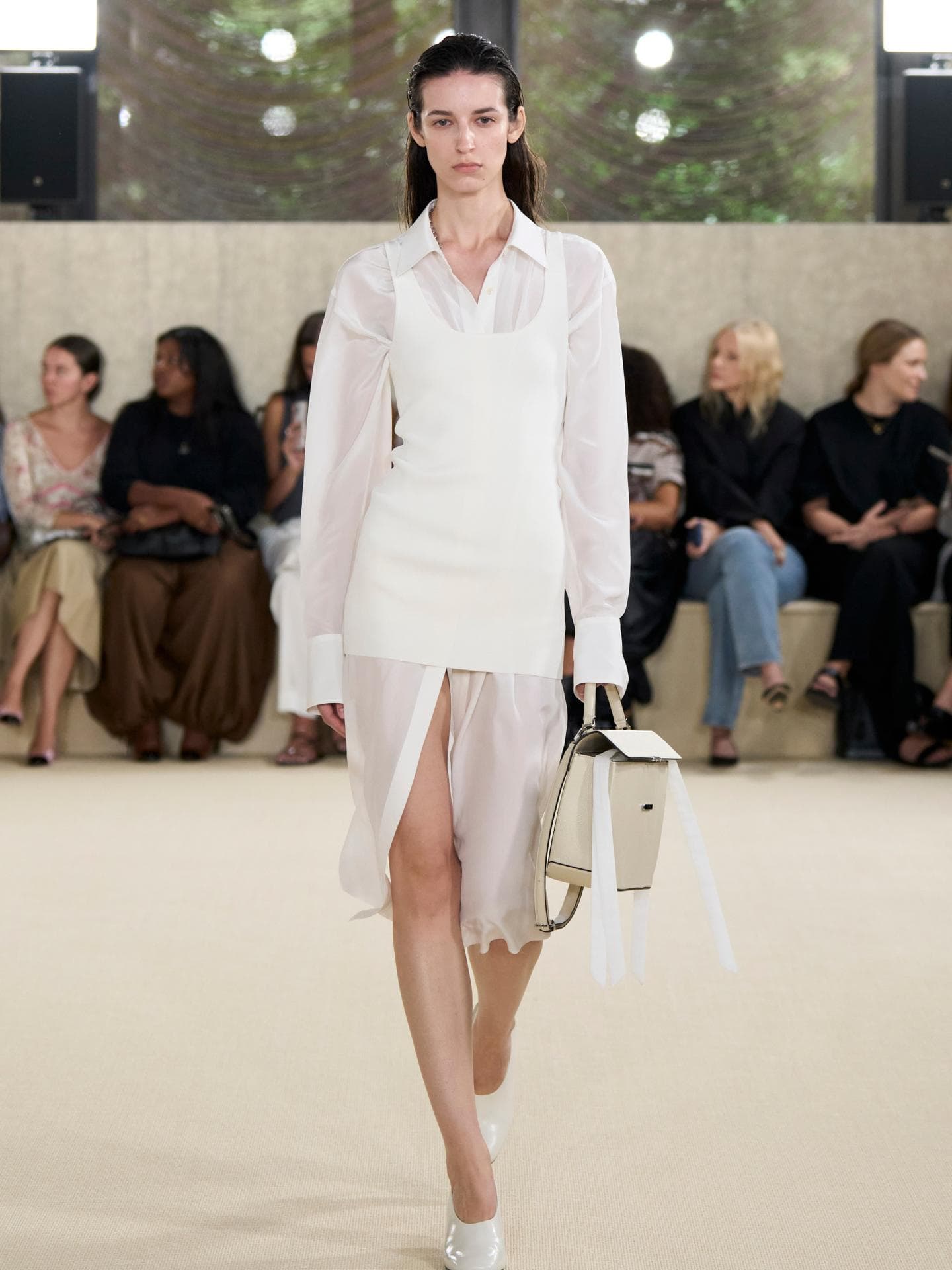 New York Fashion Week: Das sind die größten Trends für Frühjahr/Sommer 2025 Toteme