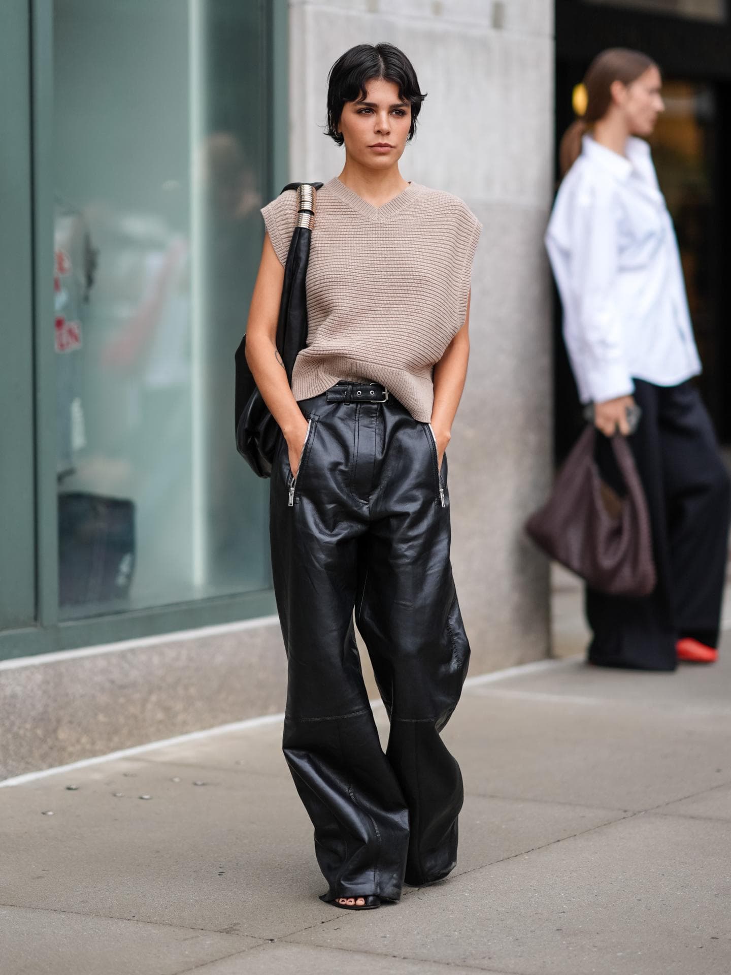 Pullunder kombinieren: Styling-Tipps und angesagte Modelle Pullunder zur Lederhose