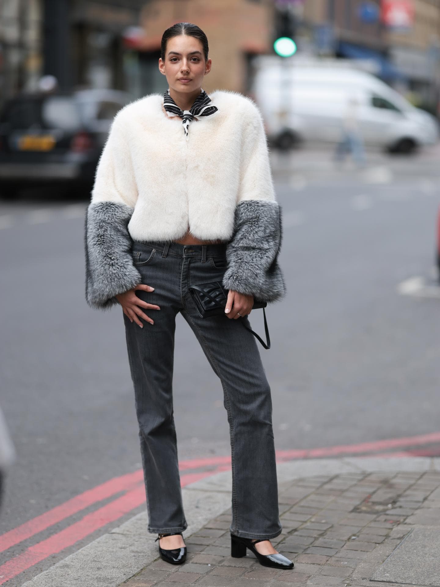 Straight Leg Jeans kombinieren: So funktioniert es Straight Leg Jeans kombinieren: So funktioniert es