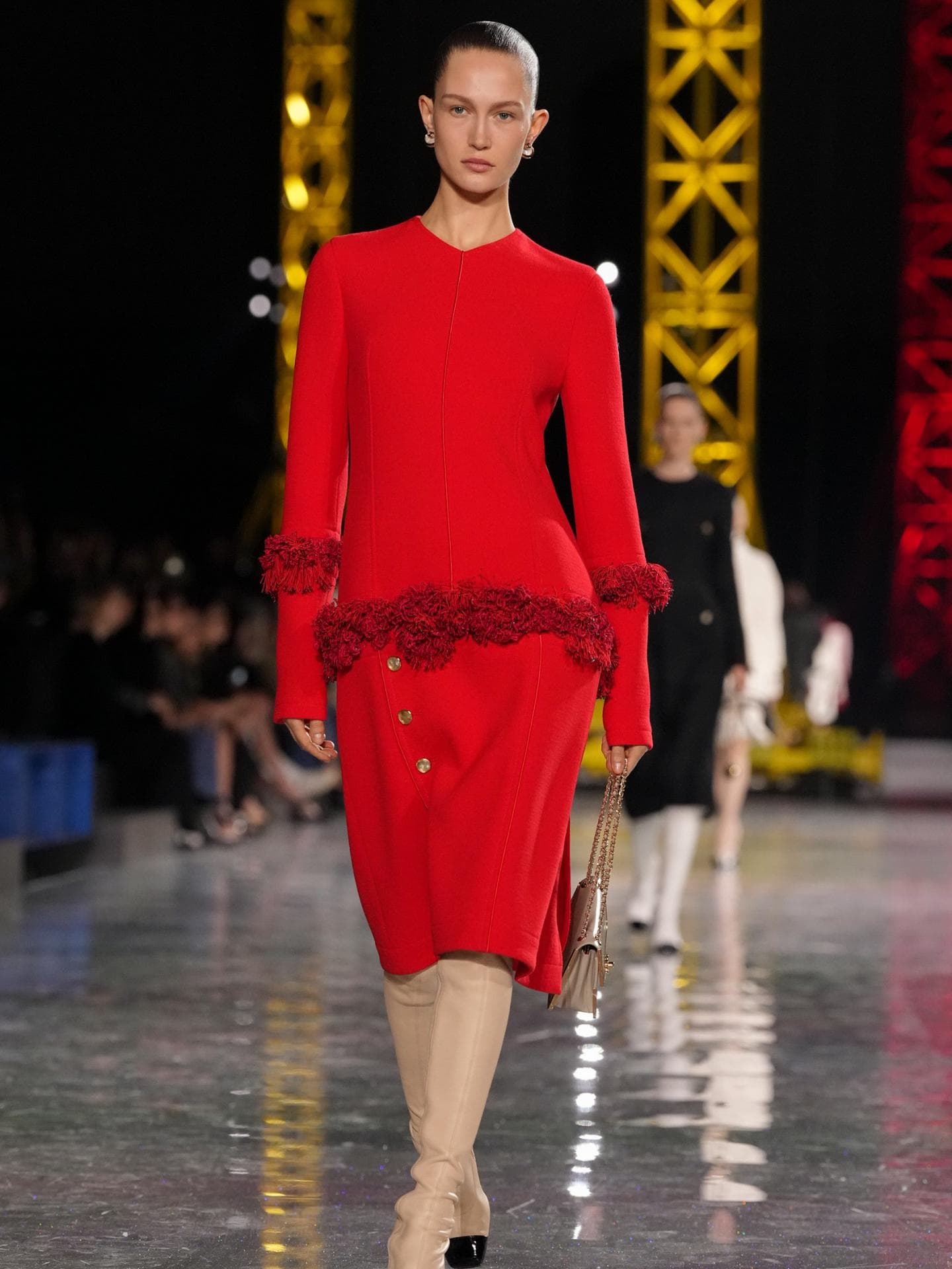 Chanel bei der Paris Fashion Week: 3 Trends, die uns die neue Saison herbeisehnen lassen Chanel bei der Paris Fashion Week: 3 Trends, die uns die neue Saison herbeisehnen lassen