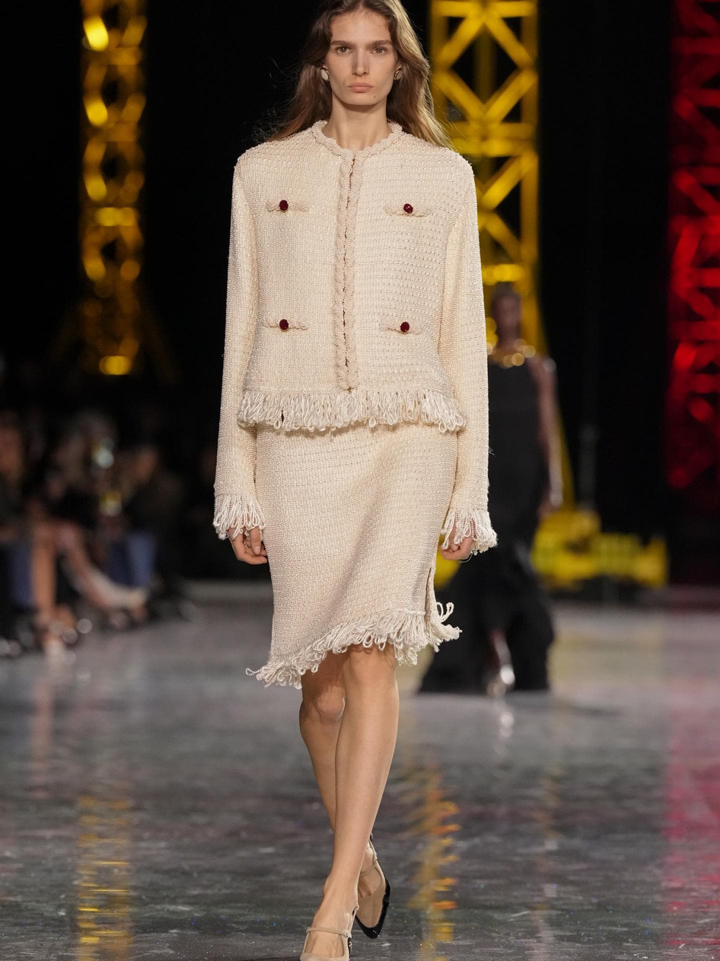 Chanel bei der Paris Fashion Week: 3 Trends, die uns die neue Saison herbeisehnen lassen Chanel bei der Paris Fashion Week: 3 Trends, die uns die neue Saison herbeisehnen lassen