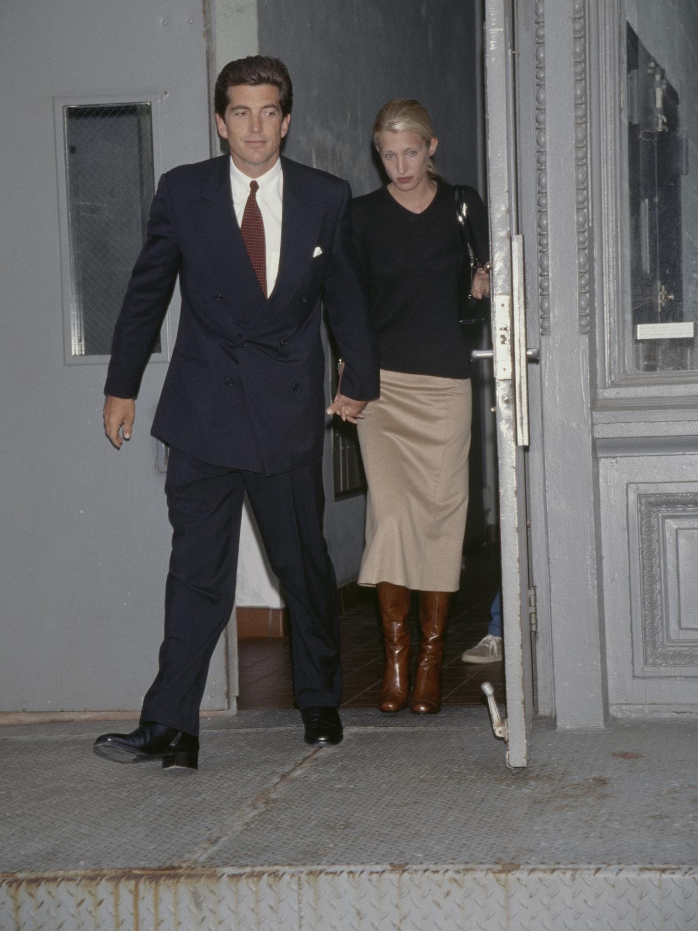 Carolyn Bessette-Kennedy: 9 Teile der Ikone im 90s New York-Stil zum Nachstylen Carolyn Bessette-Kennedy: 9 Teile der Ikone im 90s New York-Stil zum Nachstylen