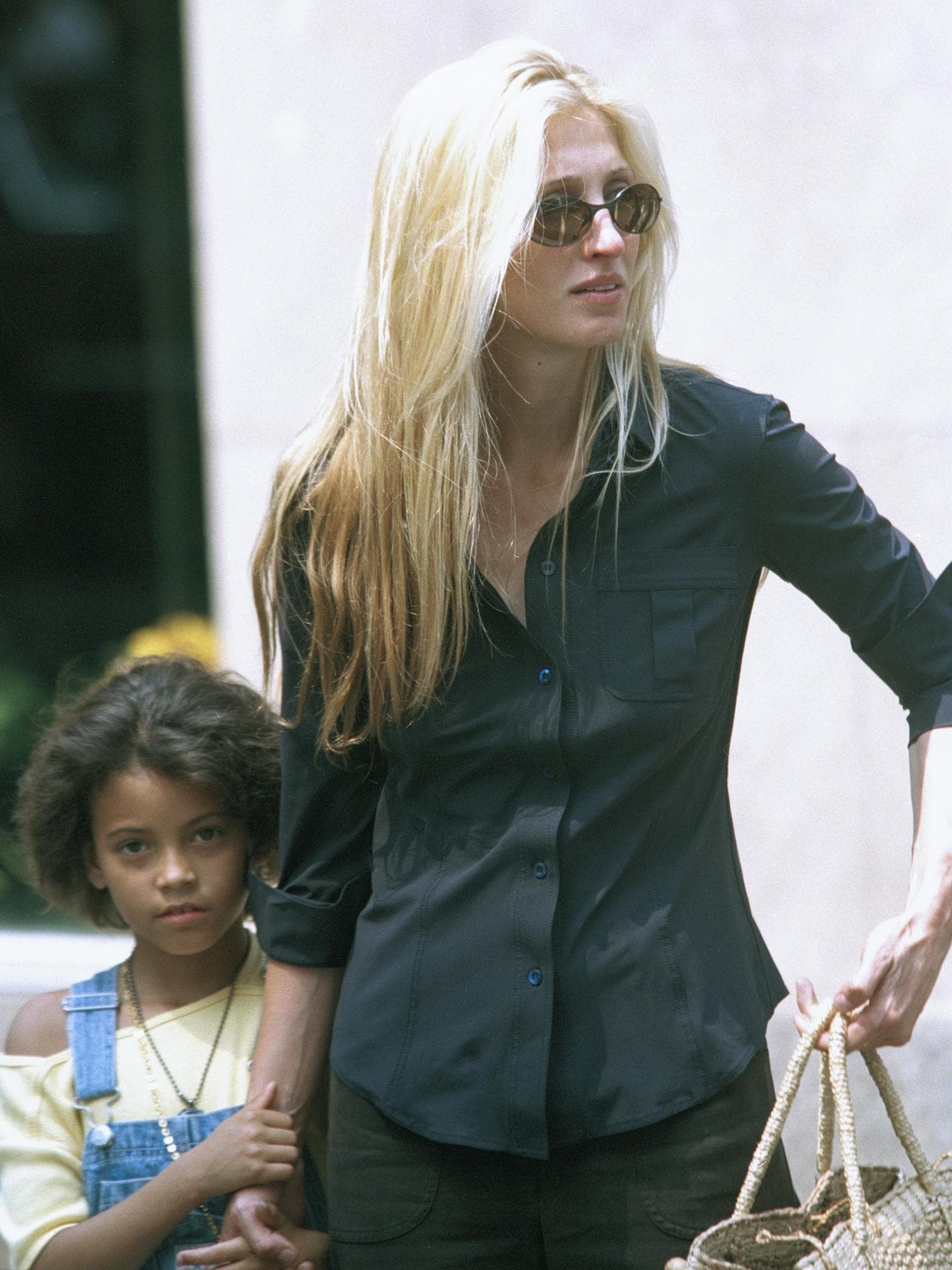 Carolyn Bessette-Kennedy: 9 Teile der Ikone im 90s New York-Stil zum Nachstylen Carolyn Bessette-Kennedy: 9 Teile der Ikone im 90s New York-Stil zum Nachstylen