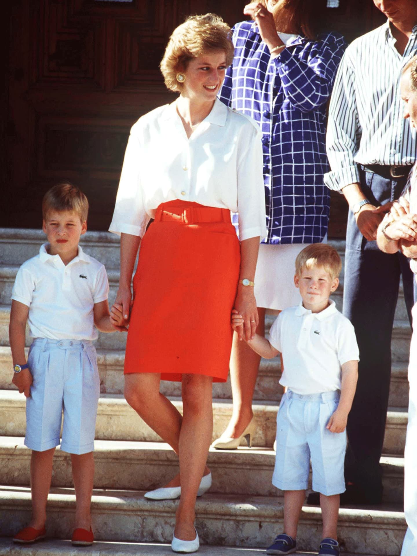 Die schönsten Looks von Prinzessin Prinzessin Diana mit Prinz Harry und Prinz William