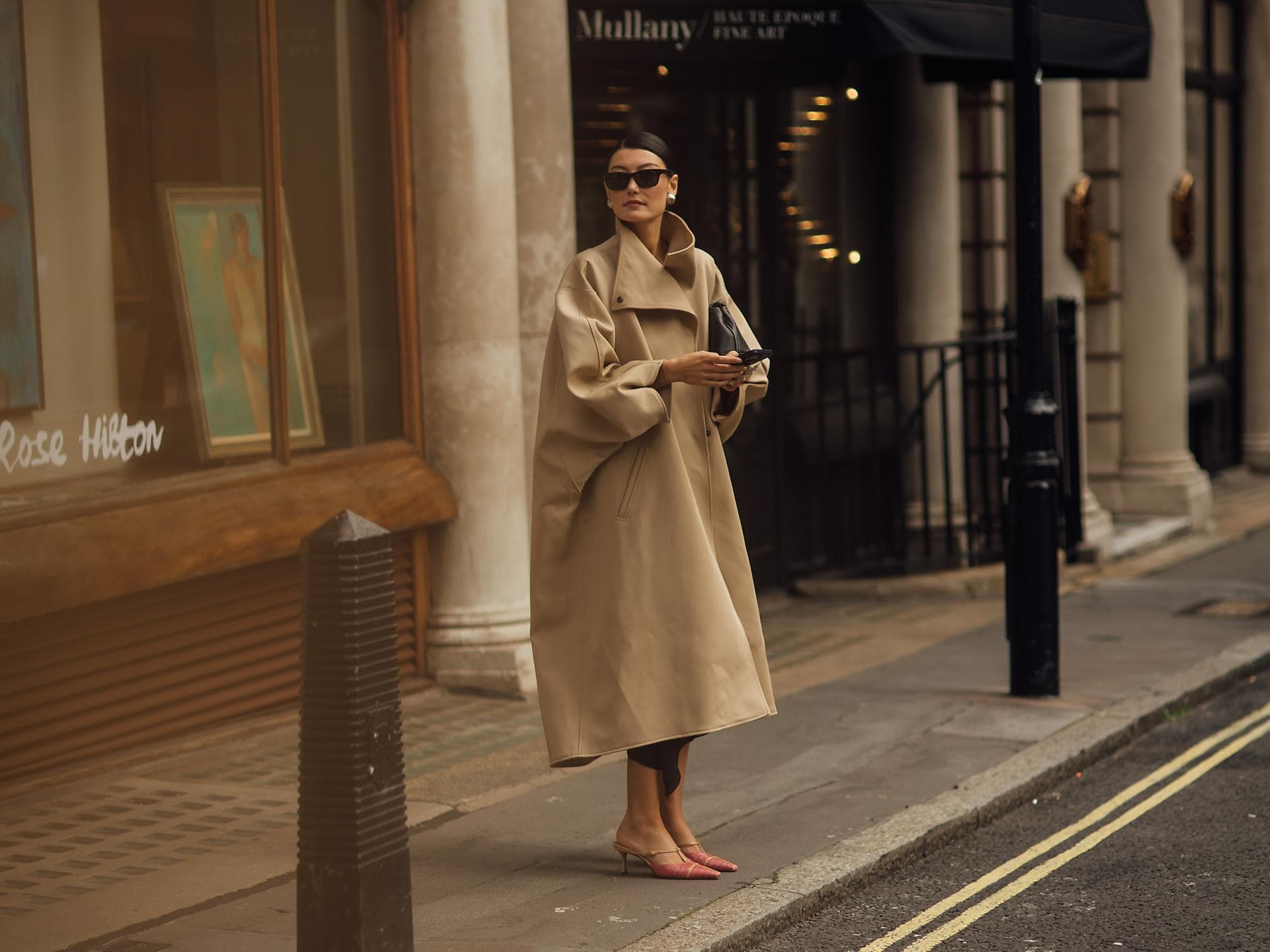 Der Arket-Trenchcoat für den Frühling 2026, um den sich Fashion Girl reißen Der Arket-Trenchcoat für den Frühling 2026, um den sich Fashion Girl reißen